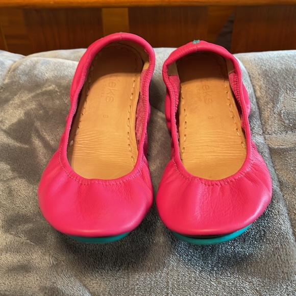 Fuchsia Tieks sandals - Picture 4 of 8